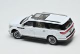  Mô hình xe Lincoln Navigator 2022 (LWB) tỉ lệ 1:64 WTX model OT64797 