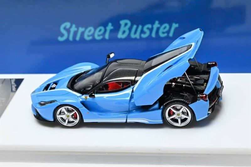  Mô hình xe Ferrari F150 Aperta Cavallino Baby Blue tỉ lệ 1:64 Street Buster OT64750 