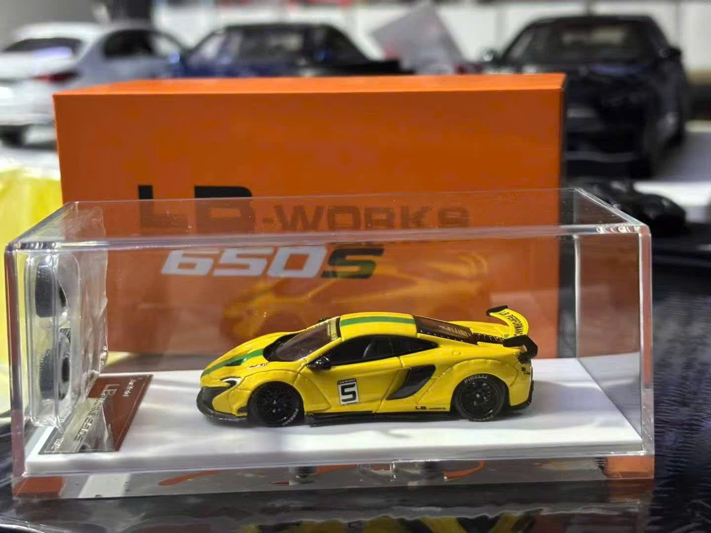  Mô hình xe Mclaren 650S LB works Liberty walk yellow #5 hộp mica tỉ lệ 1:64 Star model OT644501 