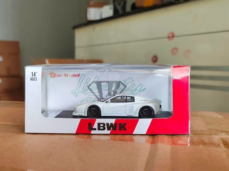  Mô hình xe Ferrari Testarossa 512TR LBWK tỉ lệ 1:64 Star Models OT64649 