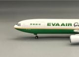  Mô hình máy bay Eva Air McDonnell MD-11 có bánh xe kích thước 47cm no led MB47120 