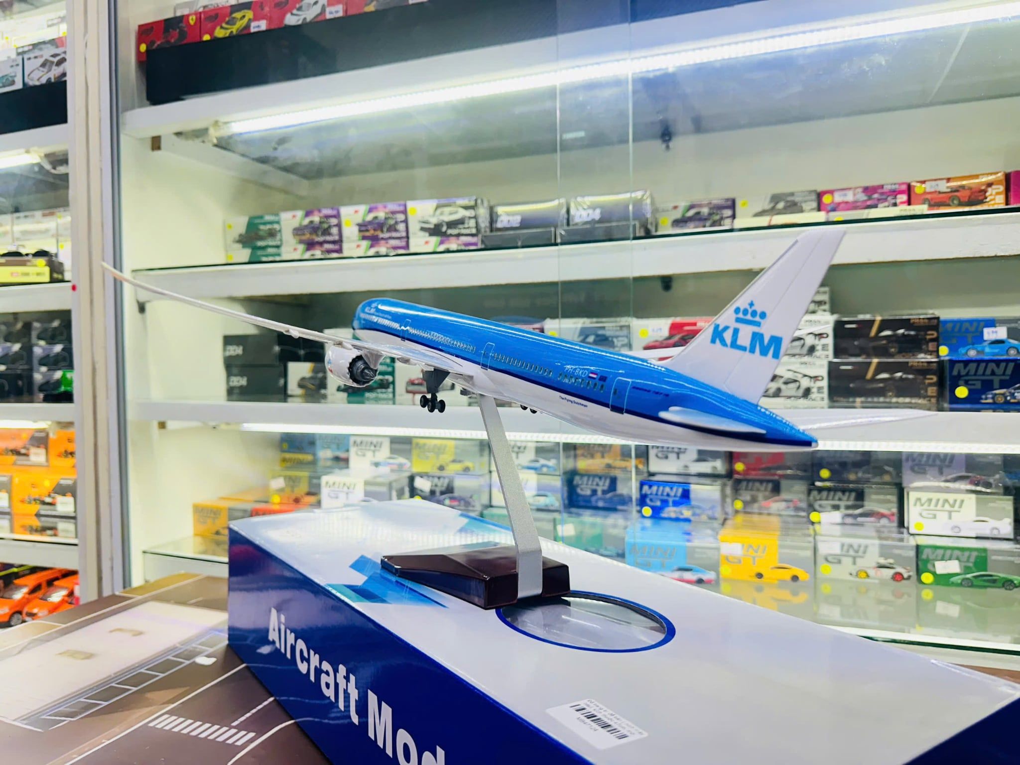  Mô hình máy bay dòng B B787 KLM no led MB47124 