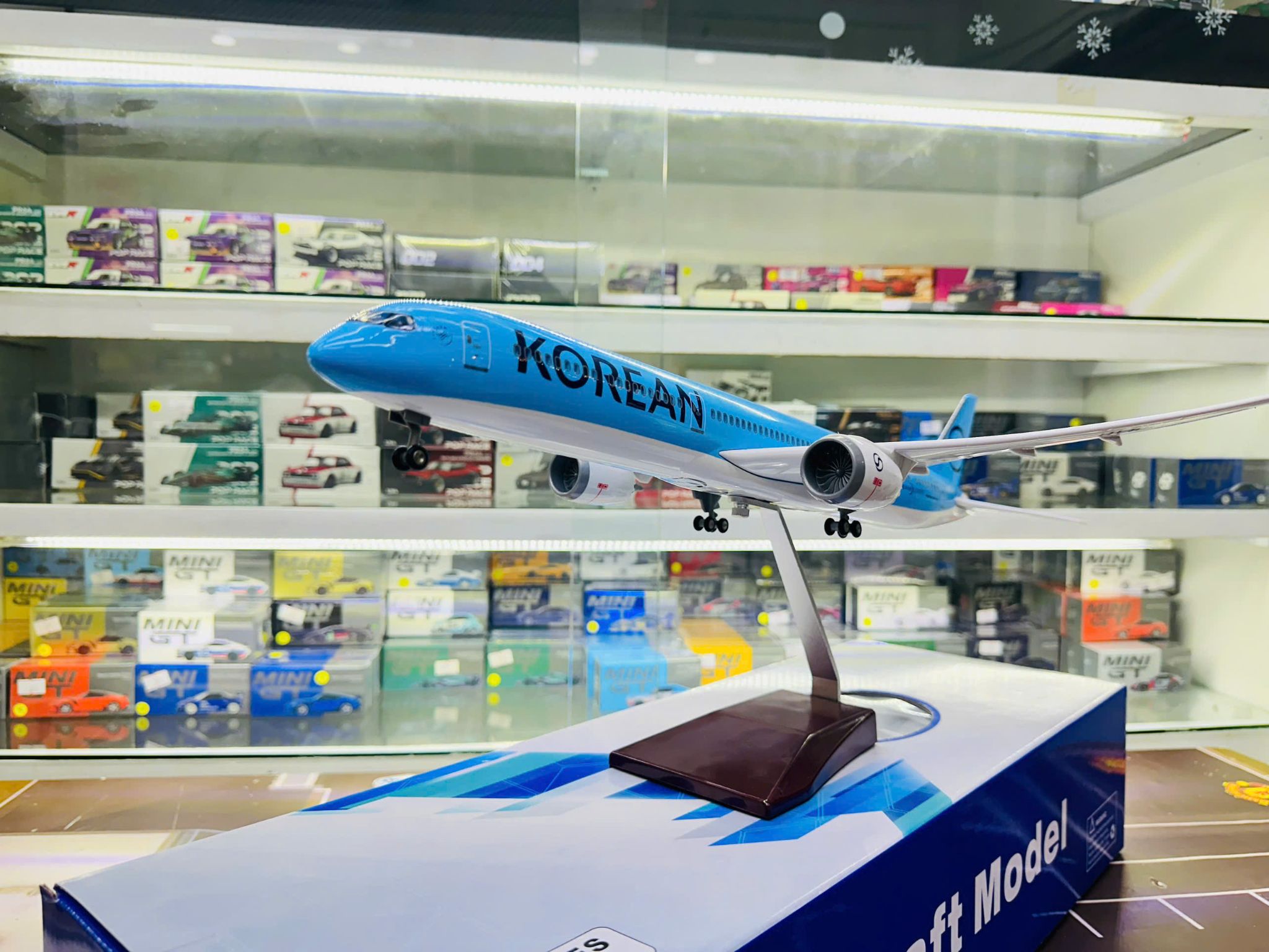  Mô hình máy bay dòng B787 Korean Air MB47123 