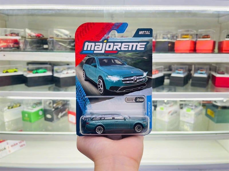  Mô hình xe Showroom Mercedes Benz E-class all Terrain premium tỉ lệ 1:64 Majorette 8502000000 