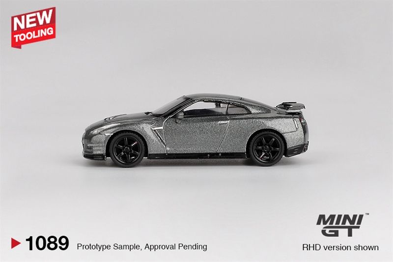  Mô hình xe Nissan GT-R 2013 Dark Metal Gray (NISMO R35 CRS Version) tỉ lệ 1:64 MiniGT MGT01089 