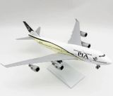  Mô hình máy bay Pakistan International Airlines PIA B747 có bánh xe - kích thước 30cm MB30054 