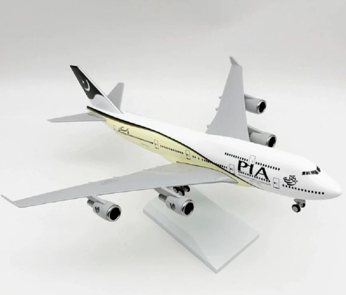  Mô hình máy bay Pakistan International Airlines PIA B747 có bánh xe - kích thước 30cm MB30054 
