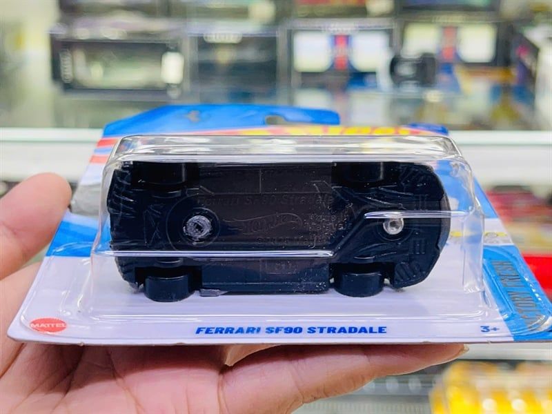  Mô hình xe Ferrari SF90 Stradale gray Hotwheels kim loại có bản quyền chính hãng tỉ lệ 1:64 C4982-FE 