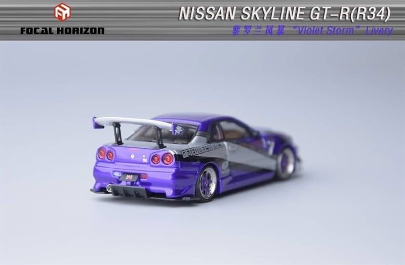  Mô hình xe Nissan Skyline GT-R R34 mở capo Violet Storm Livery Limited 999pcs tỉ lệ 1:64 Focal Horizon OT64531 