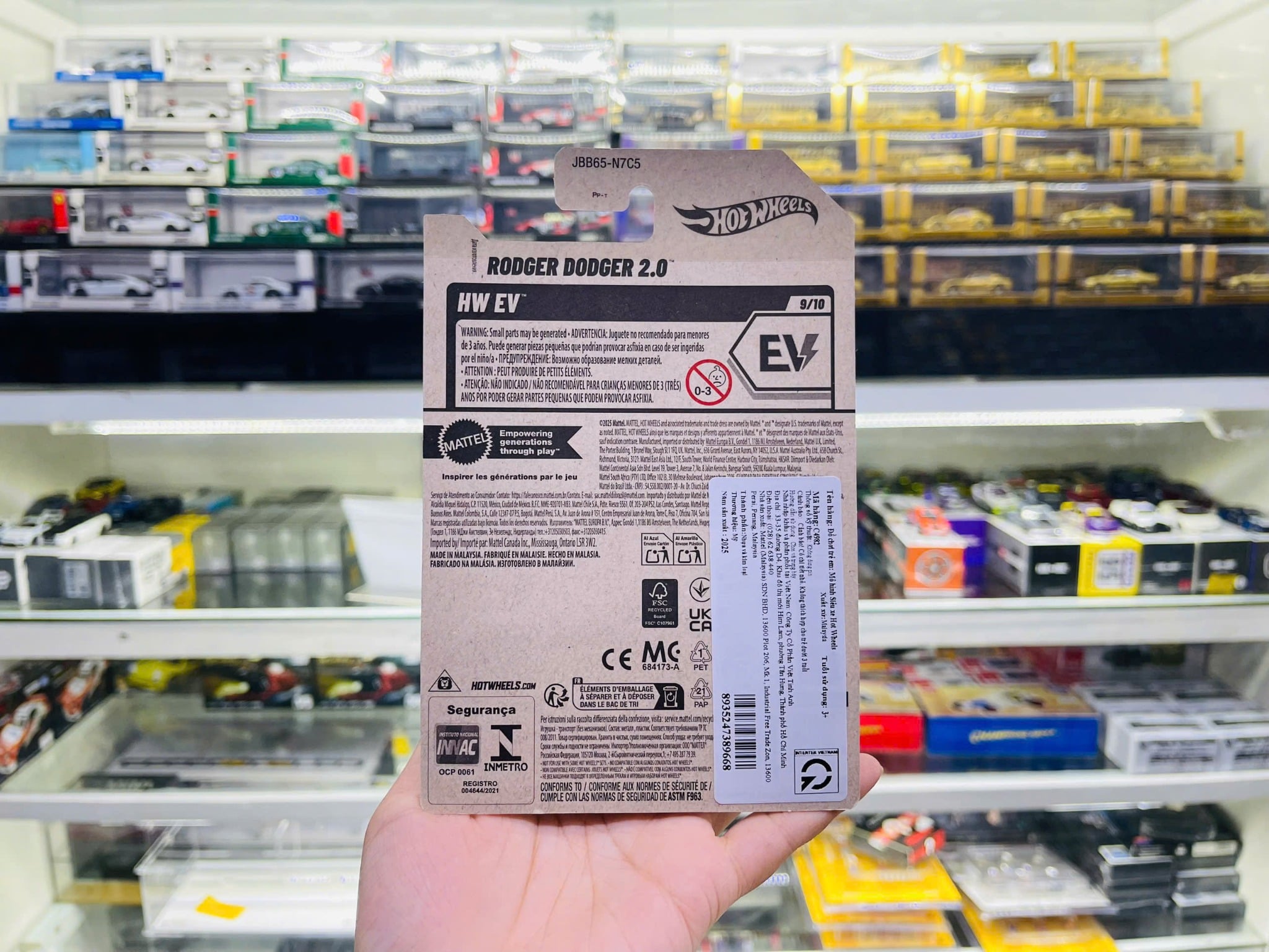  Mô hình xe Dodge Charger Rodger Dodger 2.0 EV Hotwheels kim loại có bản quyền chính hãng tỉ lệ 1:64 C4982-DO 