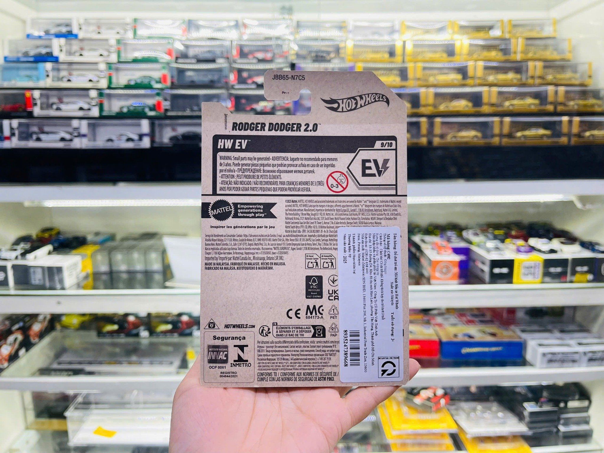  Mô hình xe Dodge Charger Rodger Dodger 2.0 EV Hotwheels kim loại có bản quyền chính hãng tỉ lệ 1:64 C4982-DO 