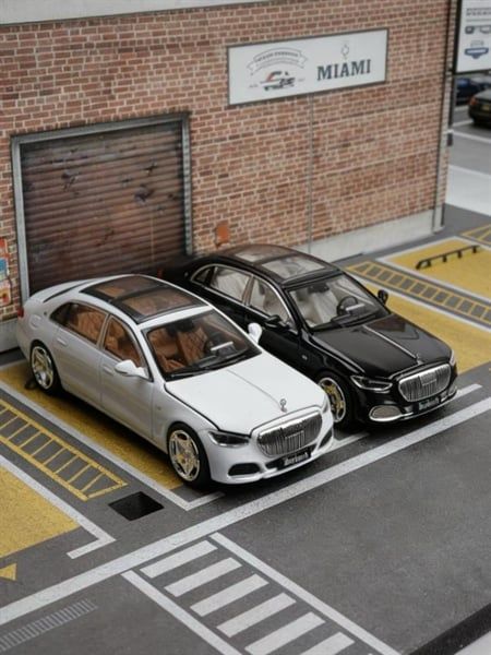 Mô hình xe Maybach S680 luxury tỉ lệ 1:64 DEcode DE6447001 
