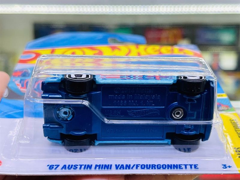  Mô hình xe tải Austin mini van/ Fourgonnette '67 Hotwheels kim loại có bản quyền chính hãng tỉ lệ 1:64 C4982-AU 