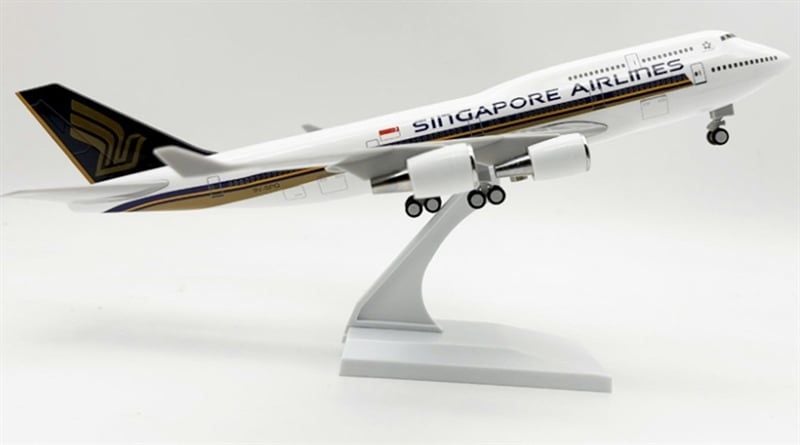  Mô hình máy bay Singapore Airlines Boeing B747 30cm MB30026 