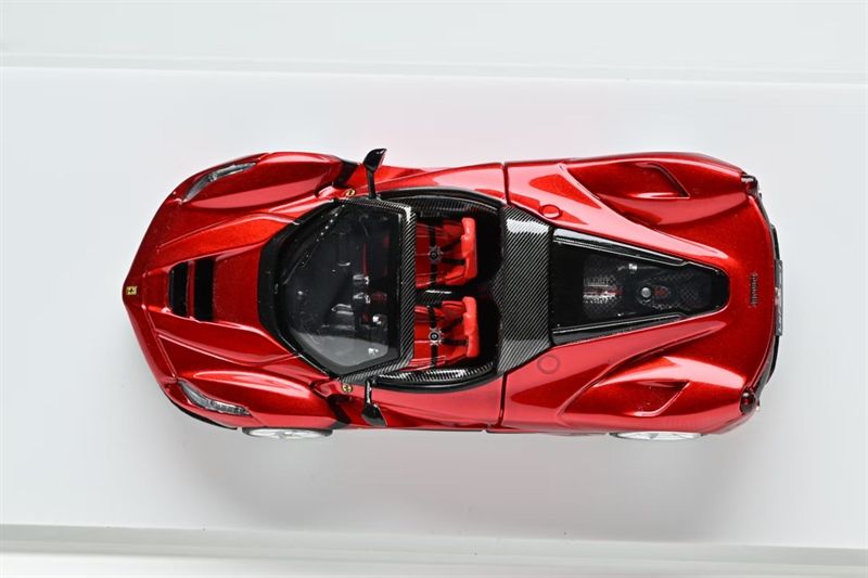  Mô hình xe Ferrari LaFerrai F150 Aperta Rosso Maranello Limited 699 pcs tỉ lệ 1:64 Street Buster OT64794 