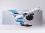  Mô hình máy bay United Boeing B777 có bánh xe kích thước 47cm no led MB47111 