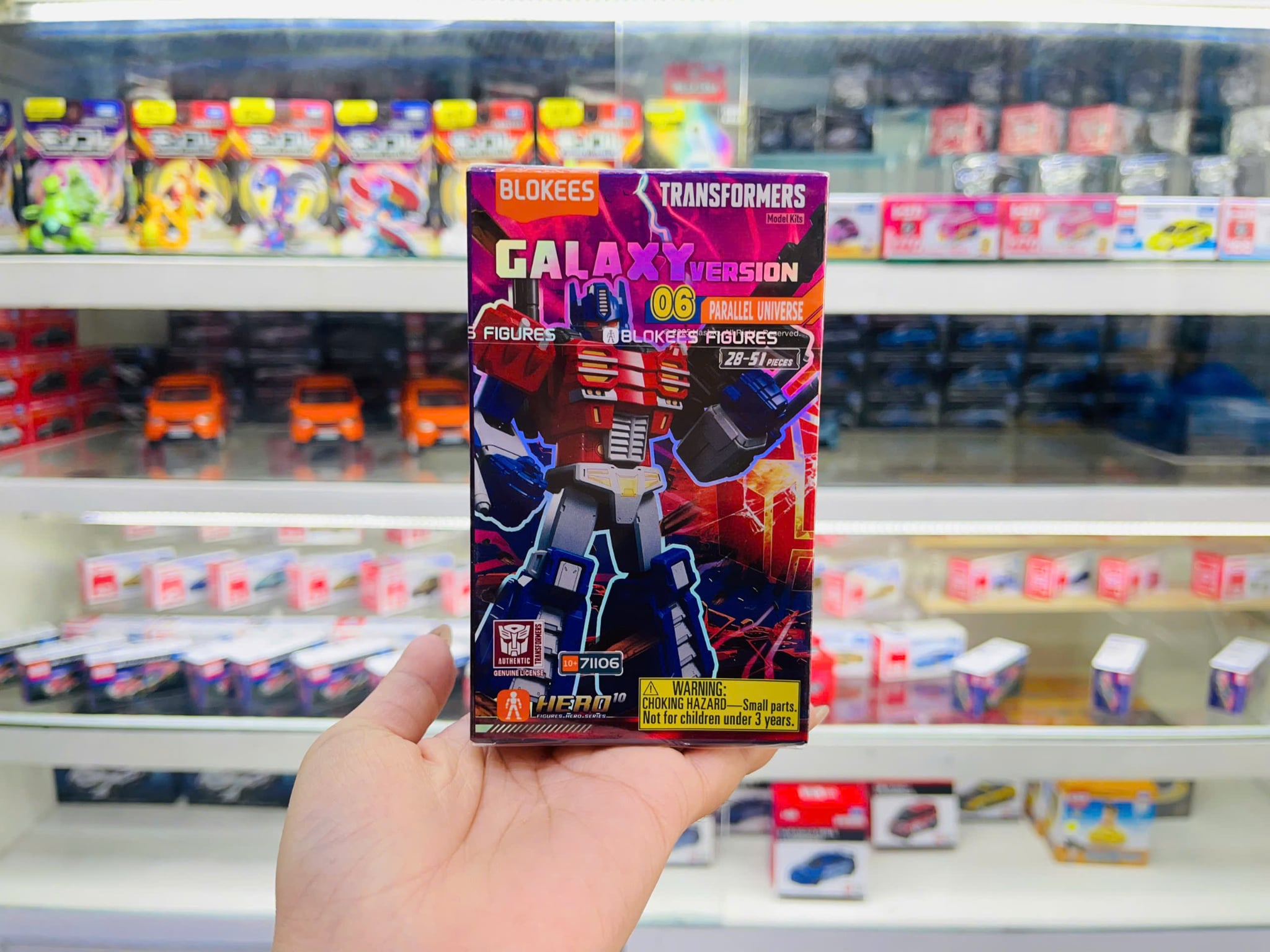 Mô hình lắp ráp serries Transformers Galaxy Version 06 PARALLEL UNIVERSE Blokees 71106 