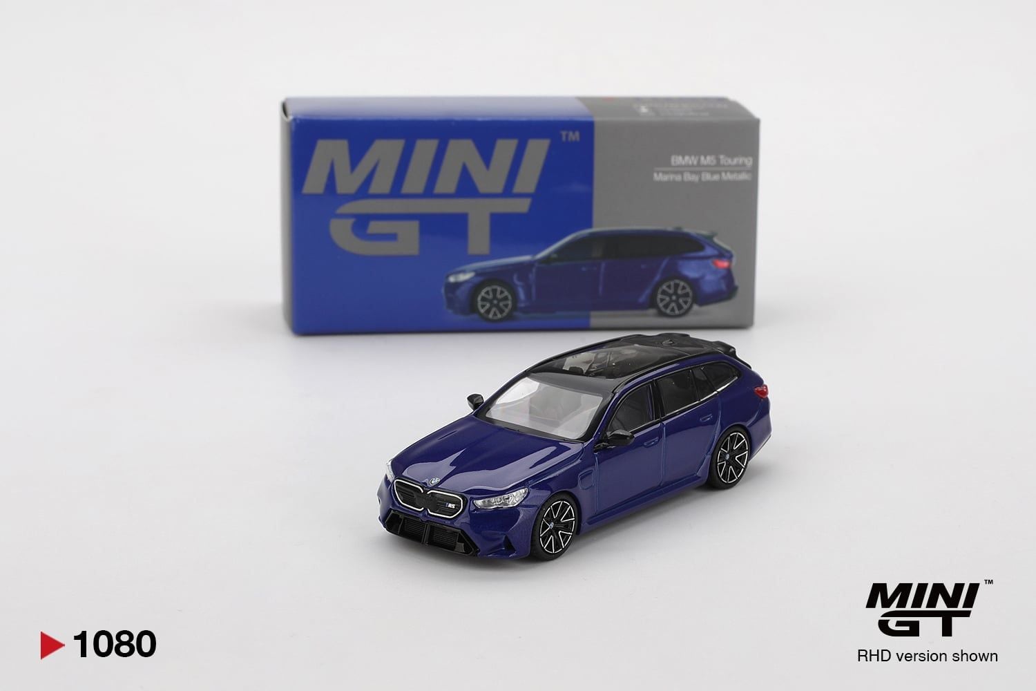  Mô hình xe BMW M5 Touring (G99) Marina Bay Blue Metallic bản card tỉ lệ 1:64 MiniGT MGT01080-BL HAVE CHASE 