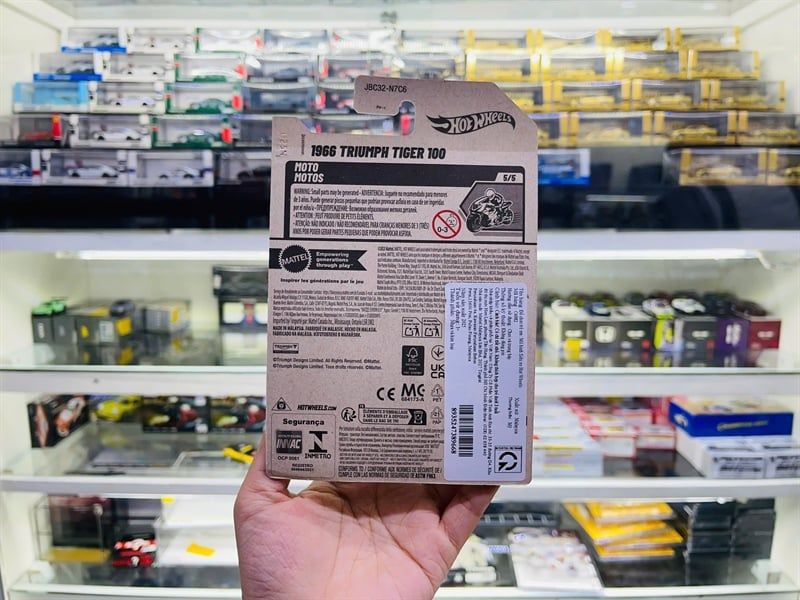 Mô hình xe 1966 Triumph Tiger 100 Treasure Hunt Hotwheels kim loại có bản quyền chính hãng tỉ lệ 1:64 C4982-TH 