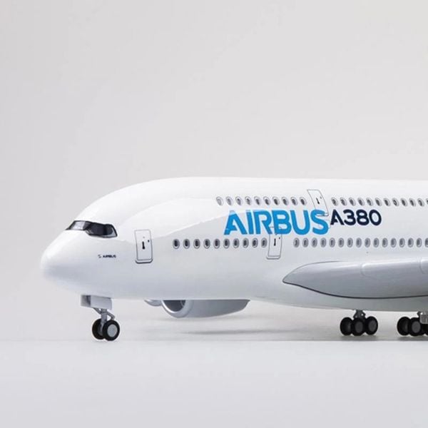  Mô hình máy bay Original Airbus A380 có bánh xe kích thước 47cm MB47099 