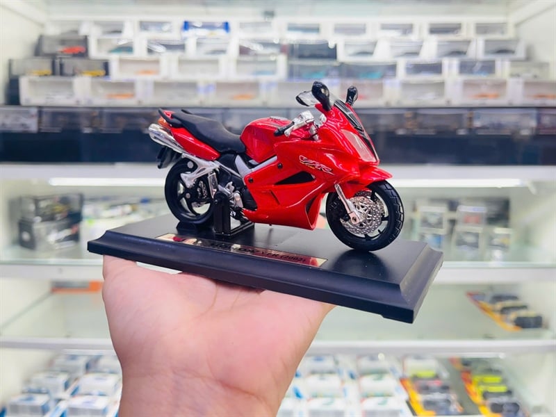  Mô hình xe mô tô Honda VFR red tỉ lệ 1:18 Maisto MT18043 