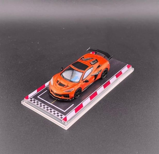  Mô hình xe Corvette C8 ZR tỉ lệ 1:64 Fineworks64 OT64859 
