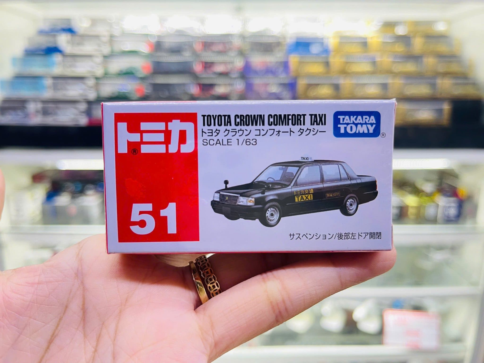  Mô hình xe No.51-6 Toyota Crown Comfort Taxi tỉ lệ 1:63 Tomica 746881 