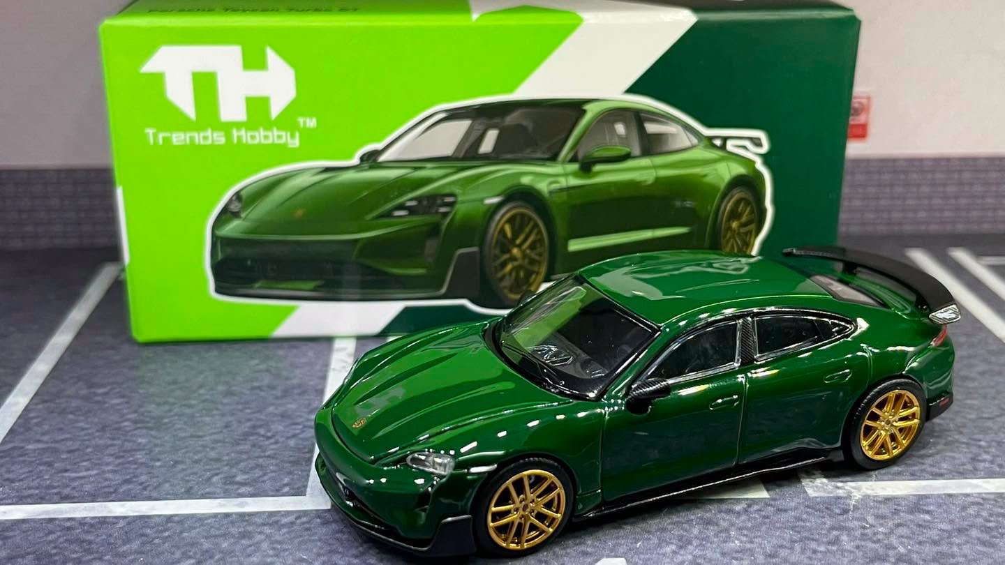 Mô hình xe Porsche Taycan Turbo GT - GREEN tỉ lệ 1:64 Trends Hobby 241087(C) 