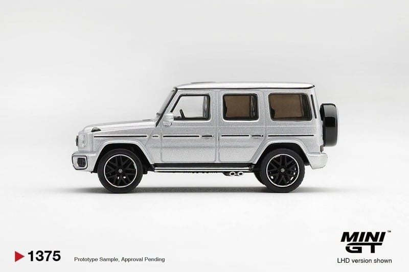  Mô hình xe Mercedes-AMG G63 Silver Metallic tỉ lệ 1:64 MiniGT bản Card MGT01375 