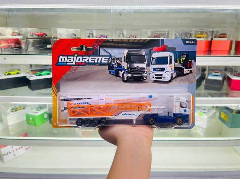  Mô hình xe city transporter Mercedes Benz Actros with Spacefleet 18.8cm tỉ lệ 1:64 Majorette 8503003000 