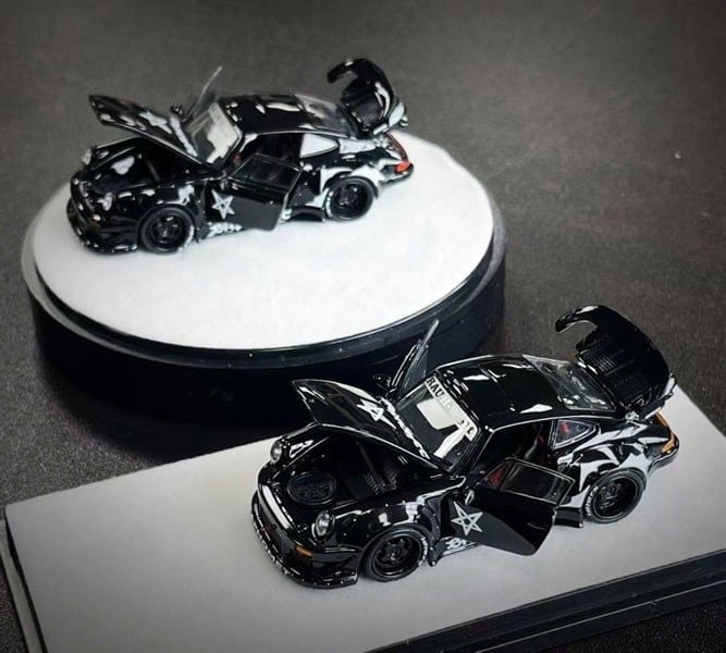  Mô hình xe Porsche RWB930 Baphomet Demon tỉ lệ 1:64 PGM PGM-640210 