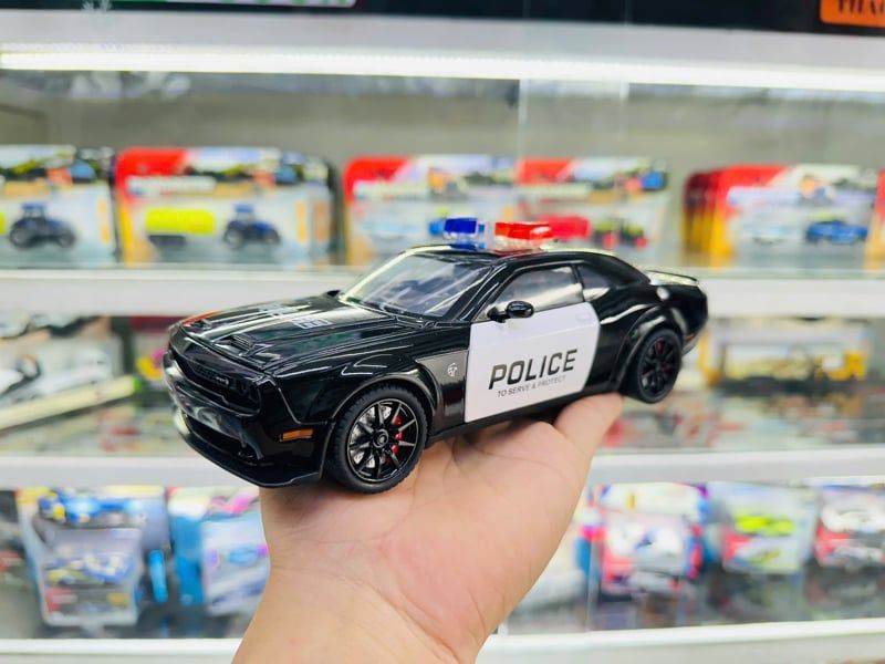  Xe ô tô mô hình bằng hợp kim và nhựa Dodg Challenger SRT Hellcat Police tỉ lệ 1:24 JinLiFang C2464 OT24161 