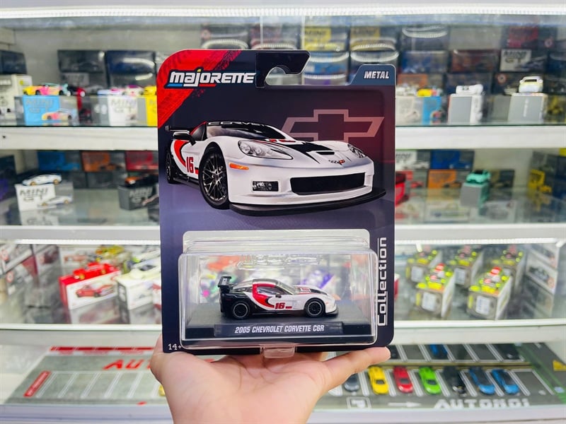  Mô hình xe Chevrolet Corvette C6R no.16 White premium tỉ lệ 1:64 Majorette 8505001012 