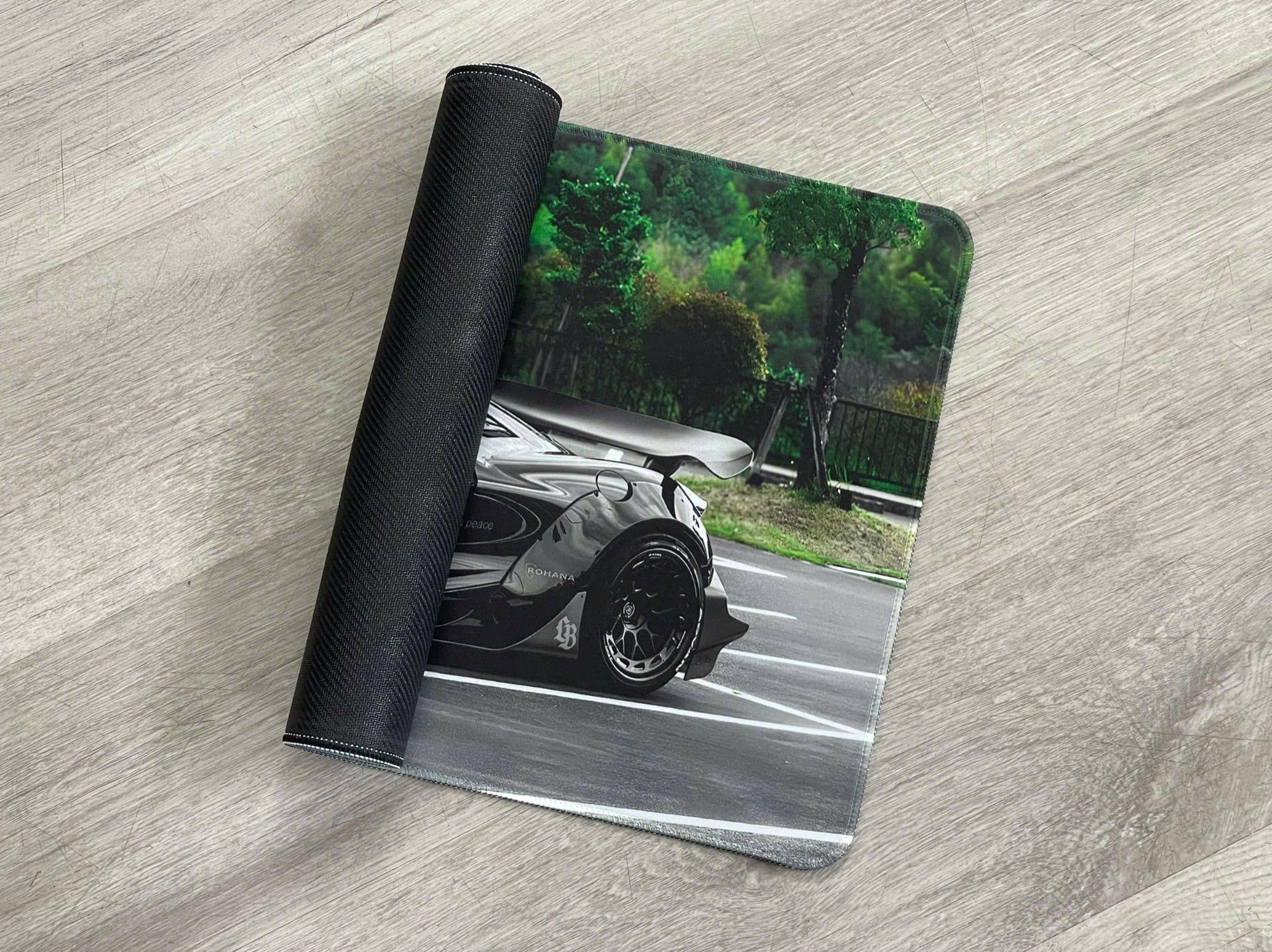  Phụ kiện Thảm lót chống trượt chủ đề siêu xe Mc Laren kích thước 30x60cm Autono1 PT119A 