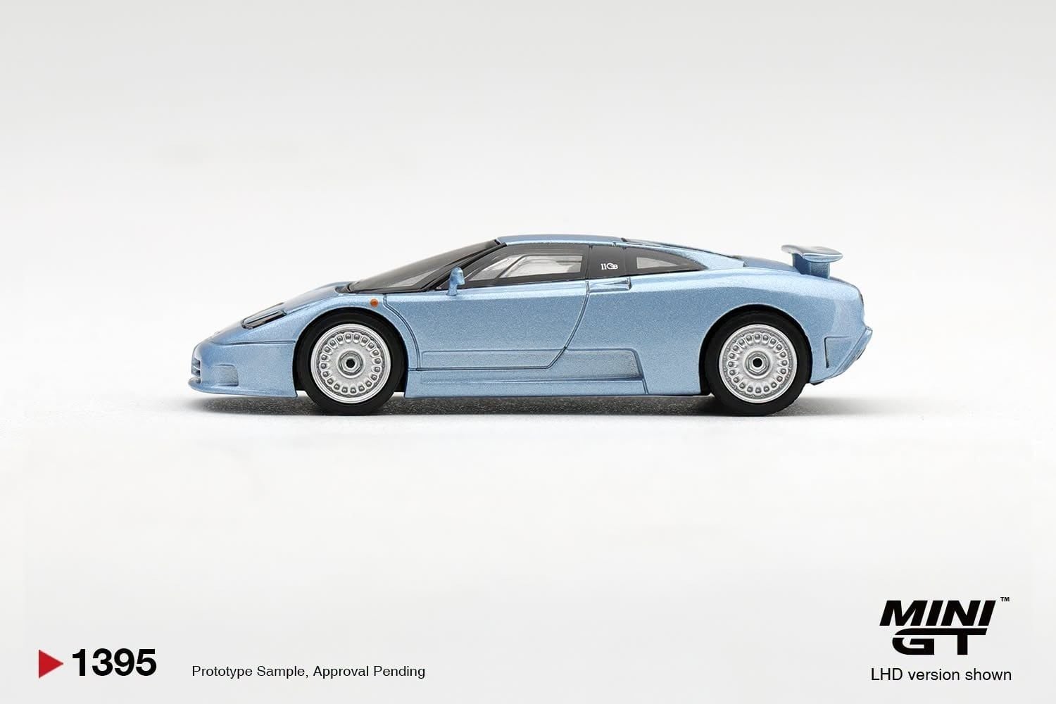  Mô hình xe Bugatti EB110 GT Azzurro Metallizzato Mondial de l'Automobile 1992 bản card tỉ lệ 1:64 MiniGT MGT01395 