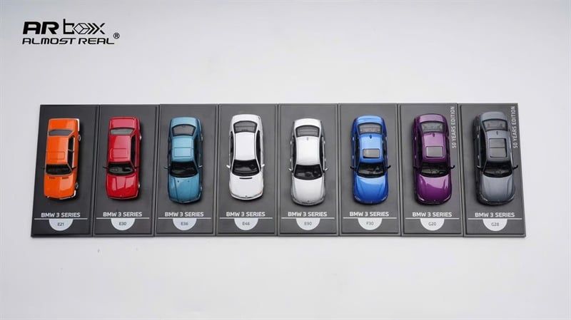 Mô hình xe BMW 3 Series Box Set 50 Years of the BMW 3 Series 7 generations, 8 car set tỉ lệ 1:64 Almost Real OT64576 