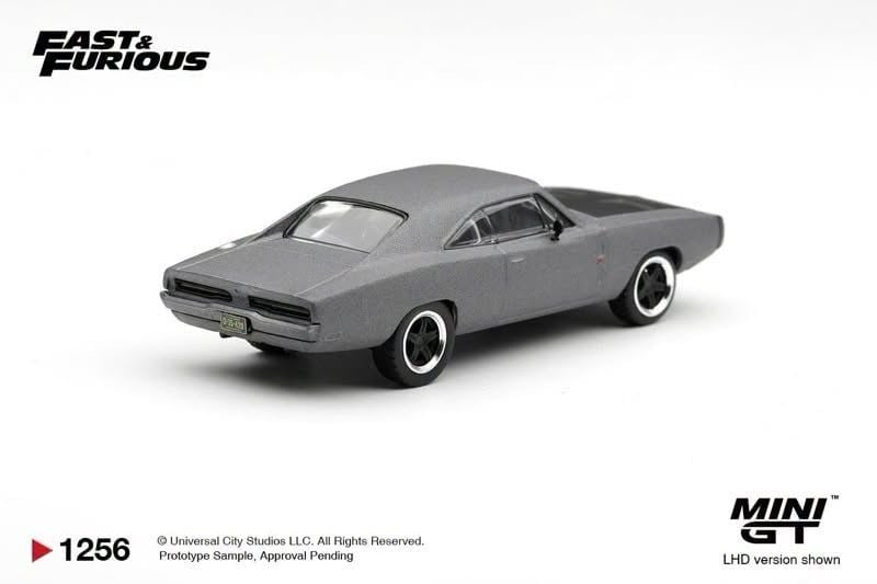  Mô hình xe Dodge Charger Fast Five Dominic Toretto bản card tỉ lệ 1:64 MiniGT MGT01256 