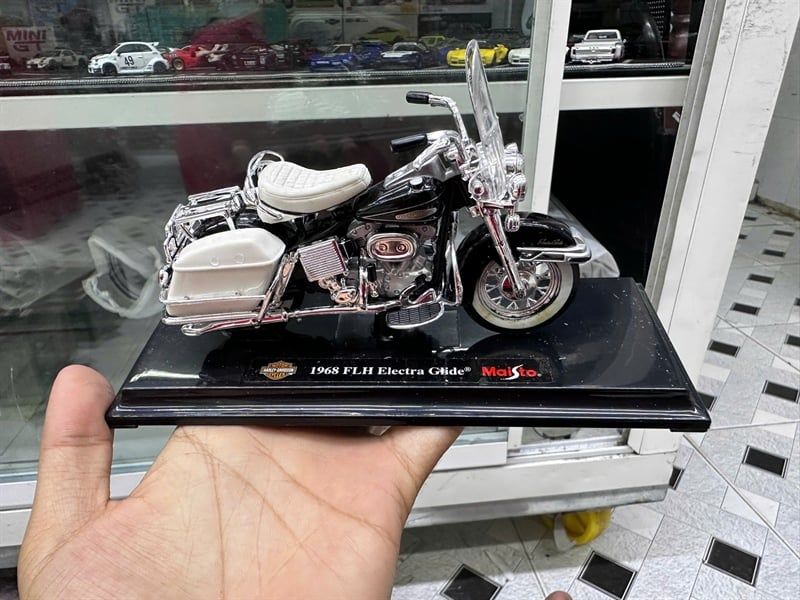  Mô hình xe Harley Davison 1968 FLH Electra Glide tỉ lệ 1:18 Maisto MT18010 