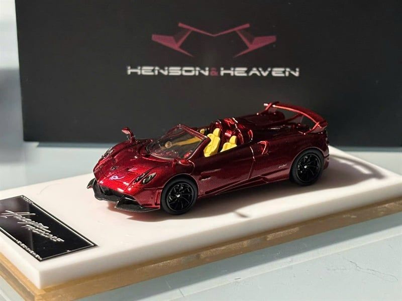  Mô hình xe Pagani Huayra Tricolore tỉ lệ 1:64 HENSON & HEAVEN 64HHM000 