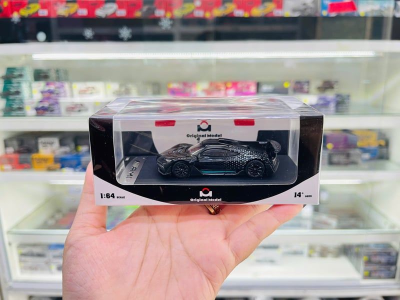  Mô hình xe Mercedes AMG One - Starlight Black tỉ lệ 1:64 Original Model OM646411 