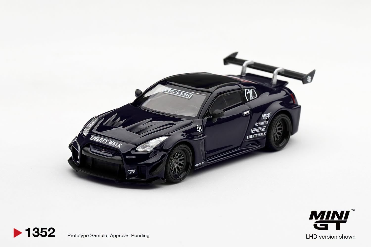  Mô hình xe Nissan LB-Silhouette WORKS GT NISSAN 35GT-RR Ver.2 INOZETEK Edition tỉ lệ 1:64 MiniGT bản box MGT01352 