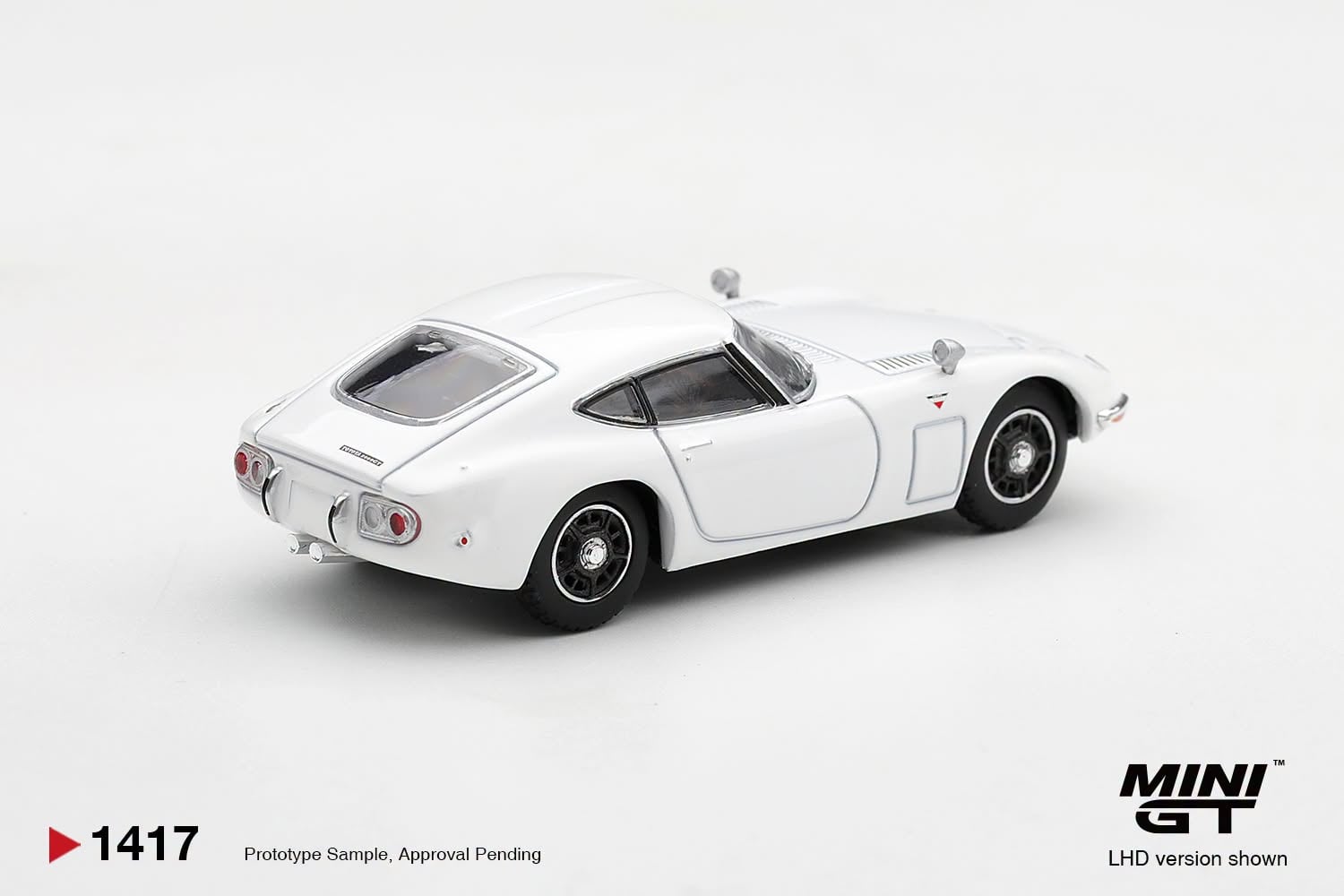  Mô hình xe Toyota 2000GT Pegasus White tỉ lệ 1:64 MiniGT bản box MGT01417 