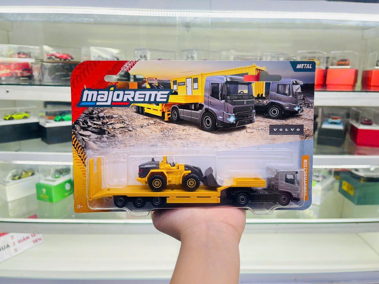 Mô hình xe Volvo Contruction container with wheel loader L350H tỉ lệ 1:64 Majorette 8503103000 