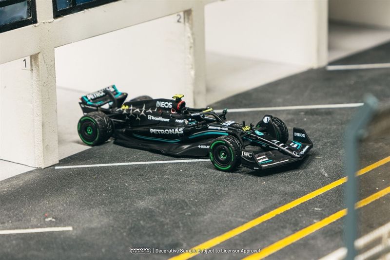  Mô hình xe Mercedes-AMG F1 W14 E Performance Monaco Grand Prix 2023 Lewis Hamilton (Collaboration with IXO models) tỉ lệ 1:64 Tarmac Works 