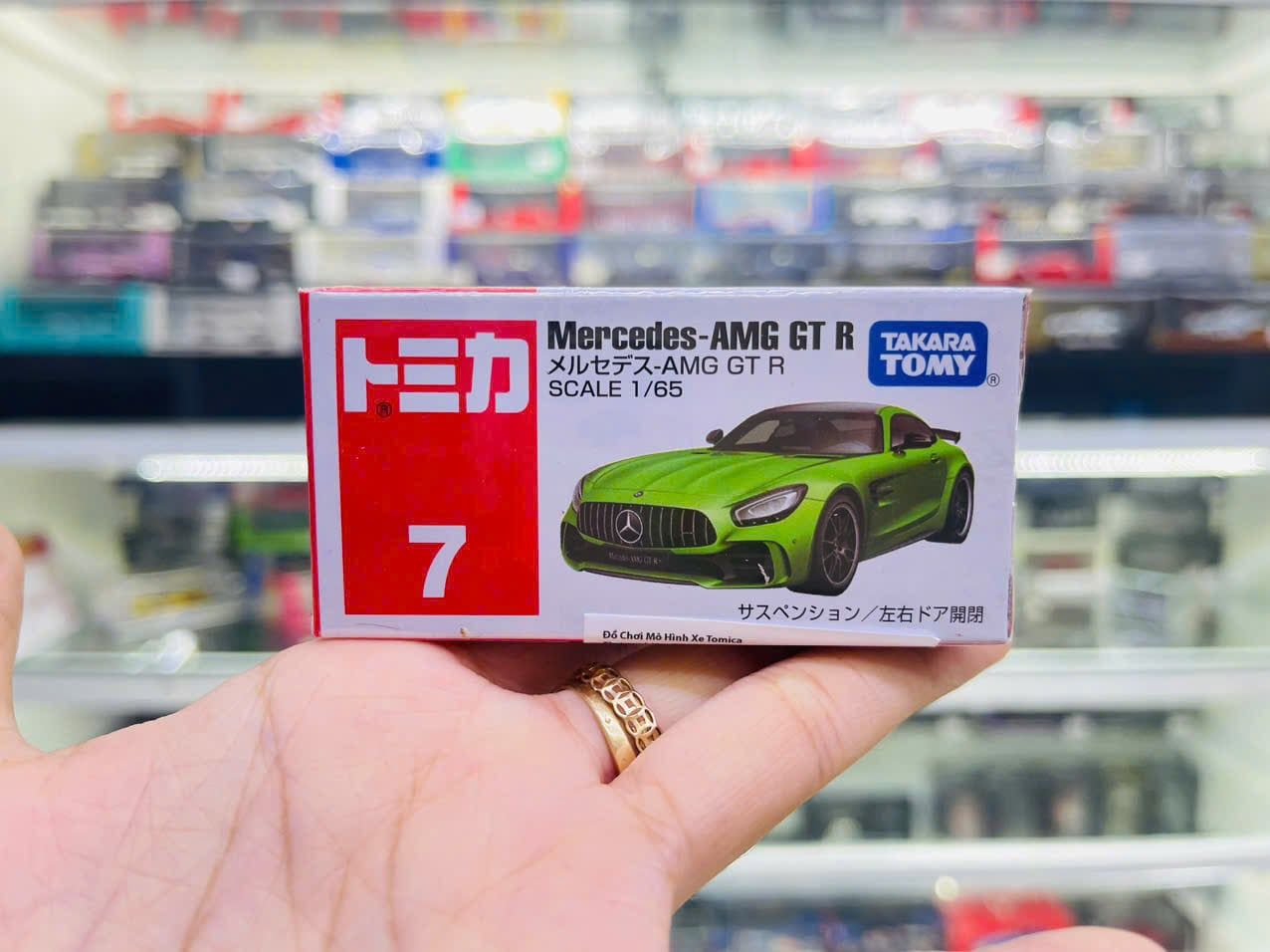  Mô hình xe Mercedes AMG GT R No.7 tỉ lệ 1:64 Tomica 879602 