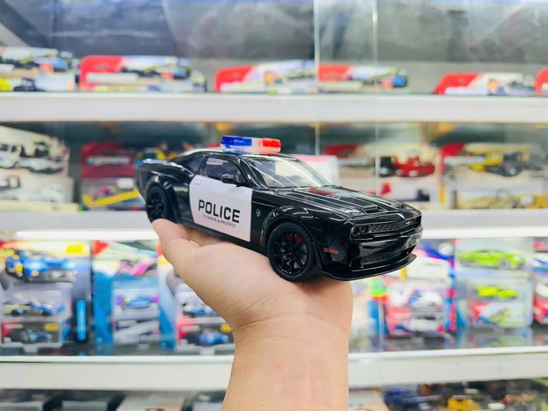  Xe ô tô mô hình bằng hợp kim và nhựa Dodg Challenger SRT Hellcat Police tỉ lệ 1:24 JinLiFang C2464 OT24161 