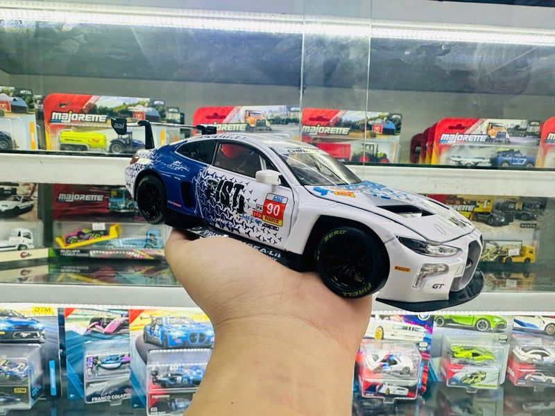  Xe ô tô mô hình bằng hợp kim và nhựa BM M4 GT3 tỉ lệ 1:24 JinLiFang OT24156 