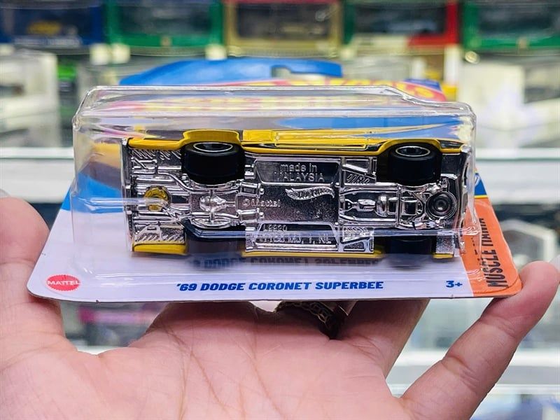  Mô hình xe Dodge Coronet Superbee '69 yellow Hotwheels kim loại có bản quyền chính hãng tỉ lệ 1:64 C4982-DO 