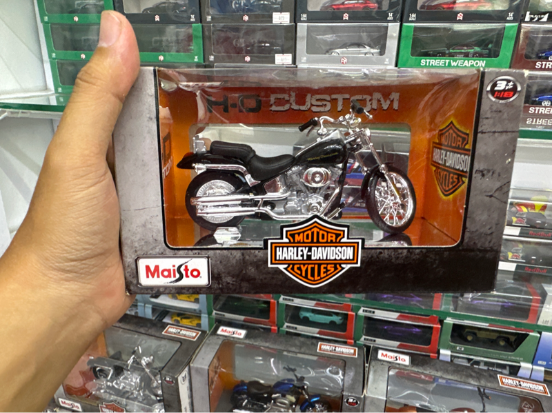  Mô hình xe Harley Davidson 2000 FXSTD SOFTAIL DEUCE 1:18 Maisto MT18022 