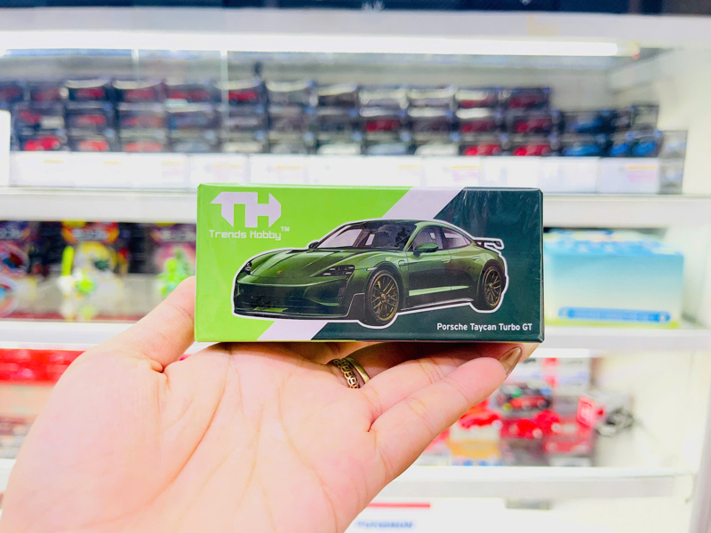  Mô hình xe Porsche Taycan Turbo GT - GREEN tỉ lệ 1:64 Trends Hobby 241087(C) 
